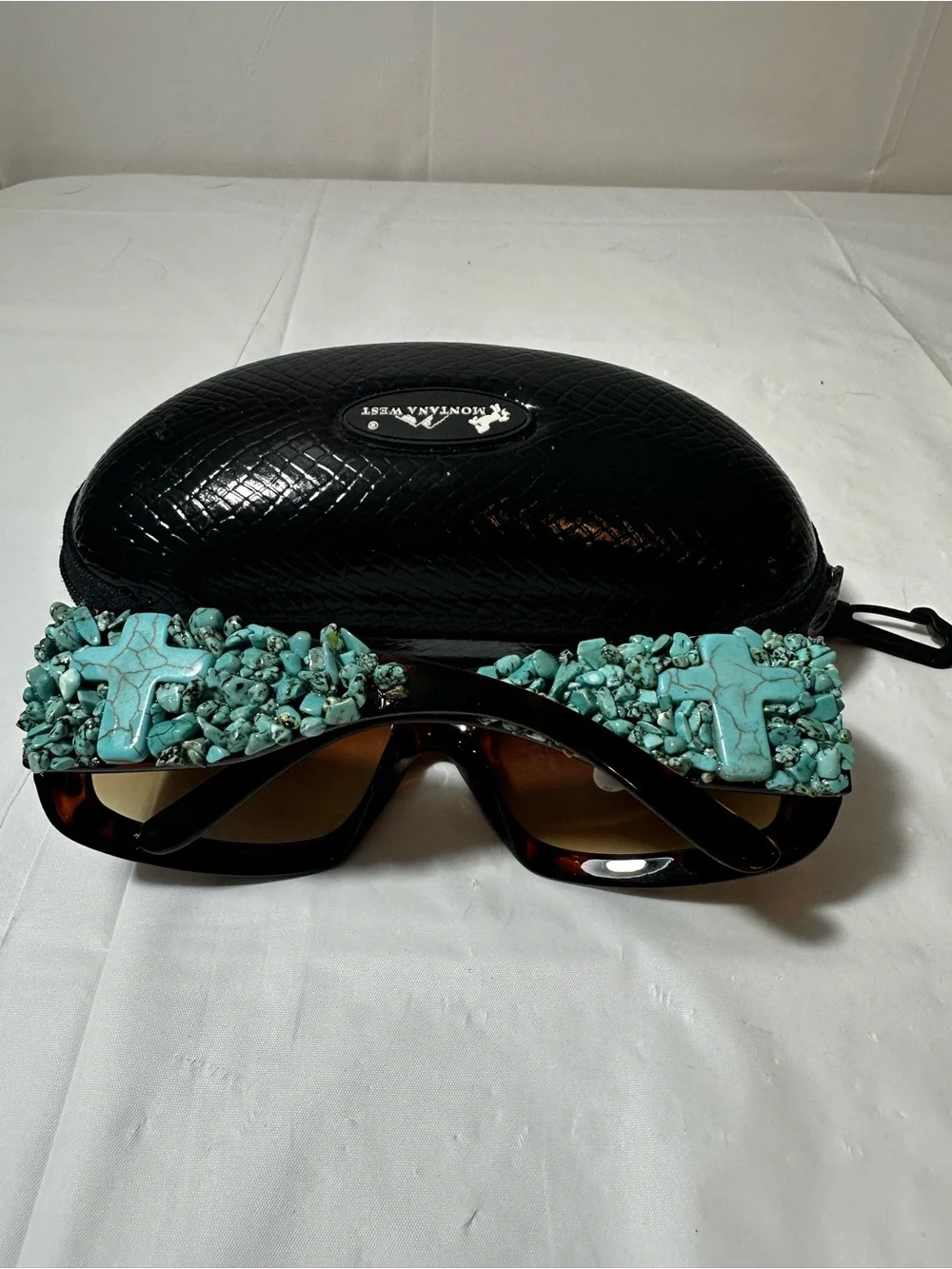 Tortoise Frame Sunglasses with Turquoise Bead Detailing WESTERN Wear from Wy